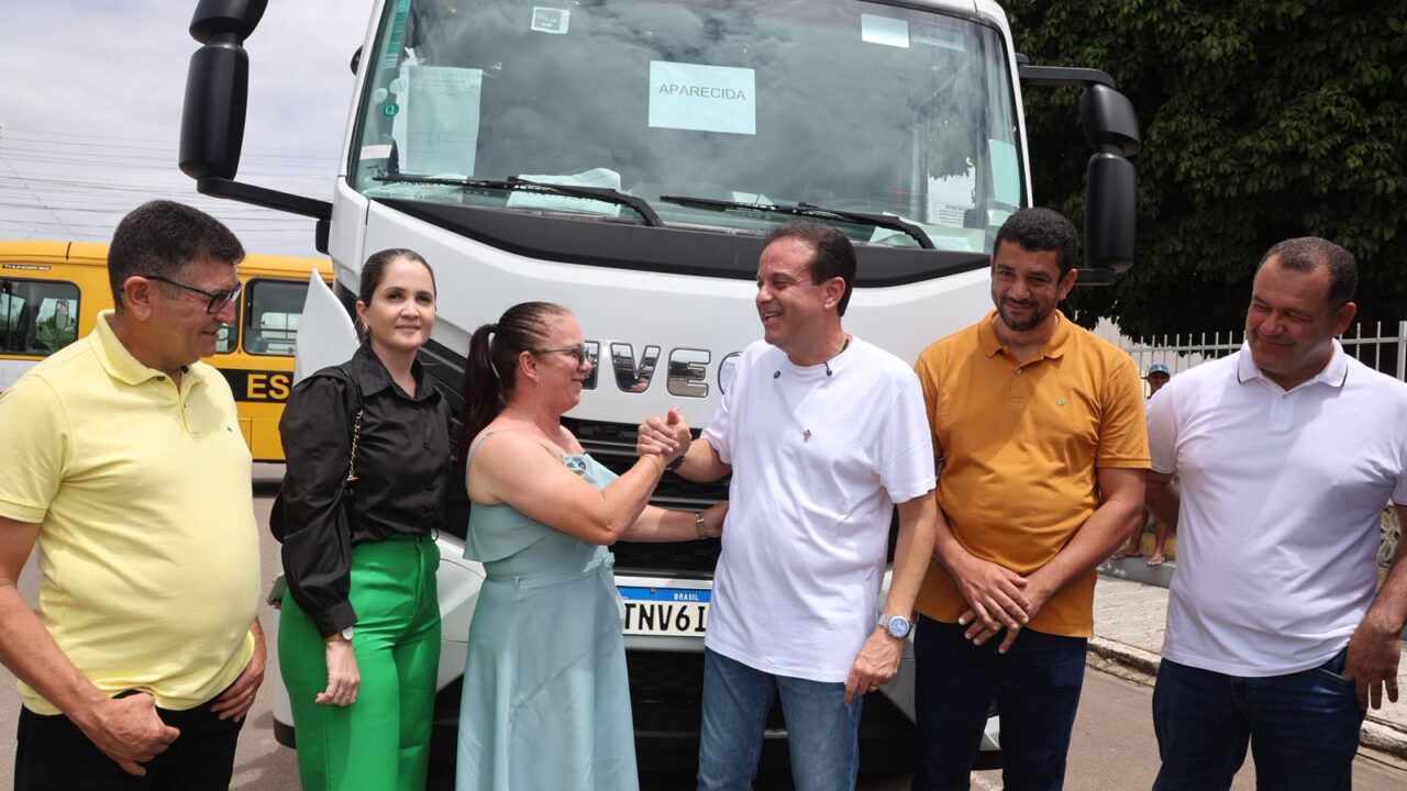 Nossa Senhora Aparecida recebe nova caçamba viabilizada pela Codevasf