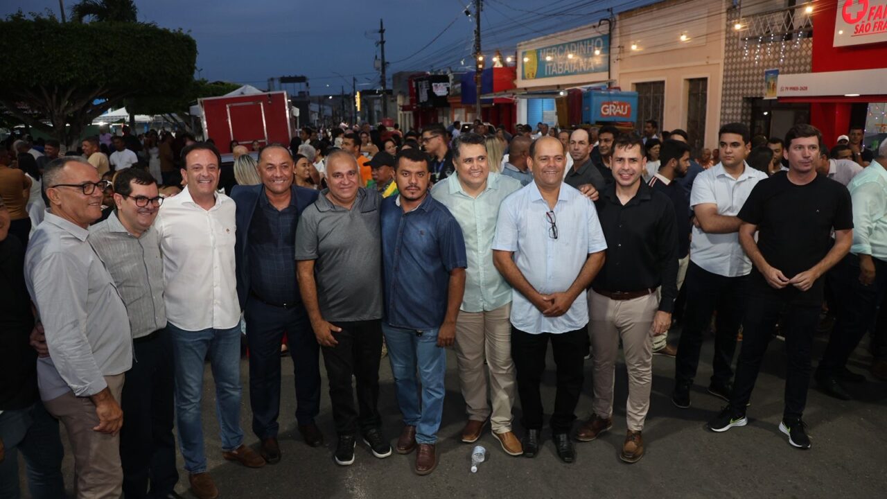 André participa da procissão em Japoatã e louva a Nossa Senhora do Desterro