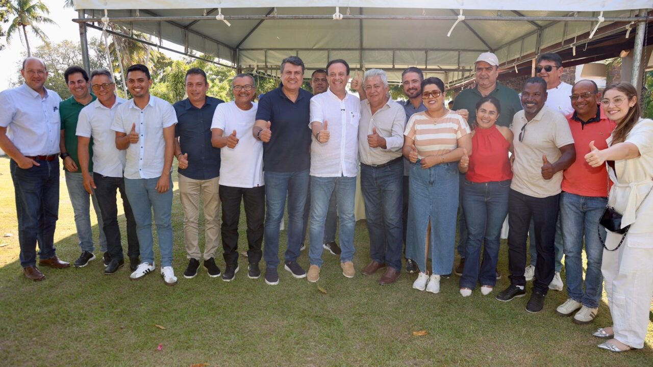 Prefeito de Estância, vice e 13 vereadores declaram apoio à pré-candidatura de André Moura ao Senado