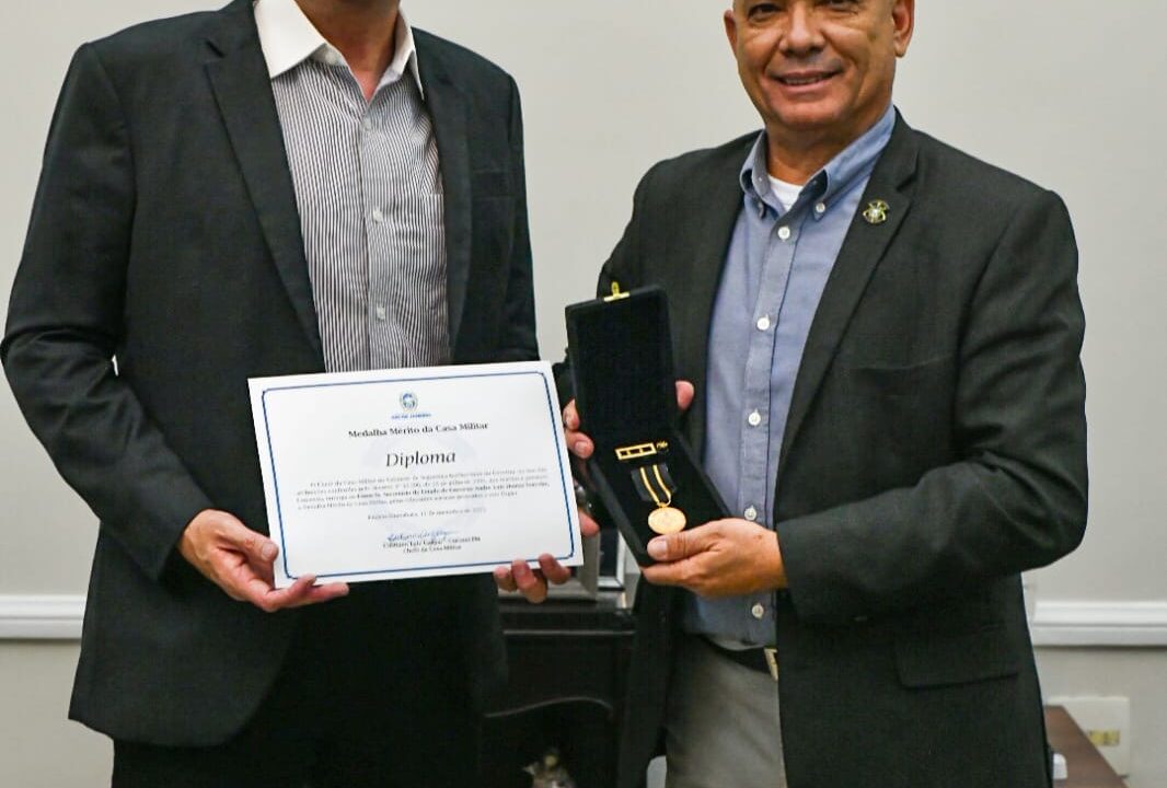 André Moura recebe Medalha Mérito da Casa Militar por atuação na segurança pública do RJ