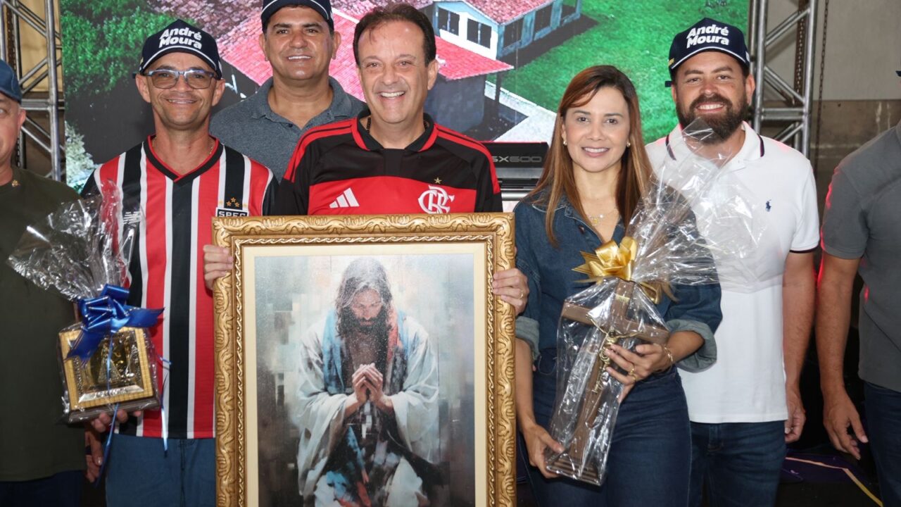 André Moura, ao lado da prefeita Luana e vereadores de Glória, participa de evento beneficente