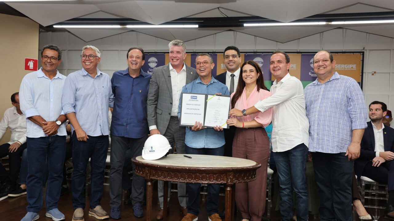 Convidado pelo governador Fábio Mitidieri, André Moura participa de cerimônia do Acelera Sergipe