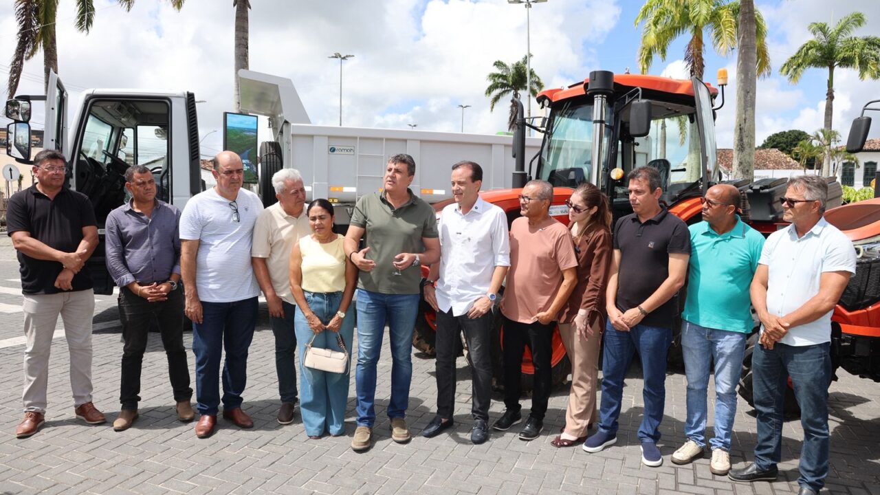 Estância recebe novos equipamentos para o setor agrícola e infraestrutura