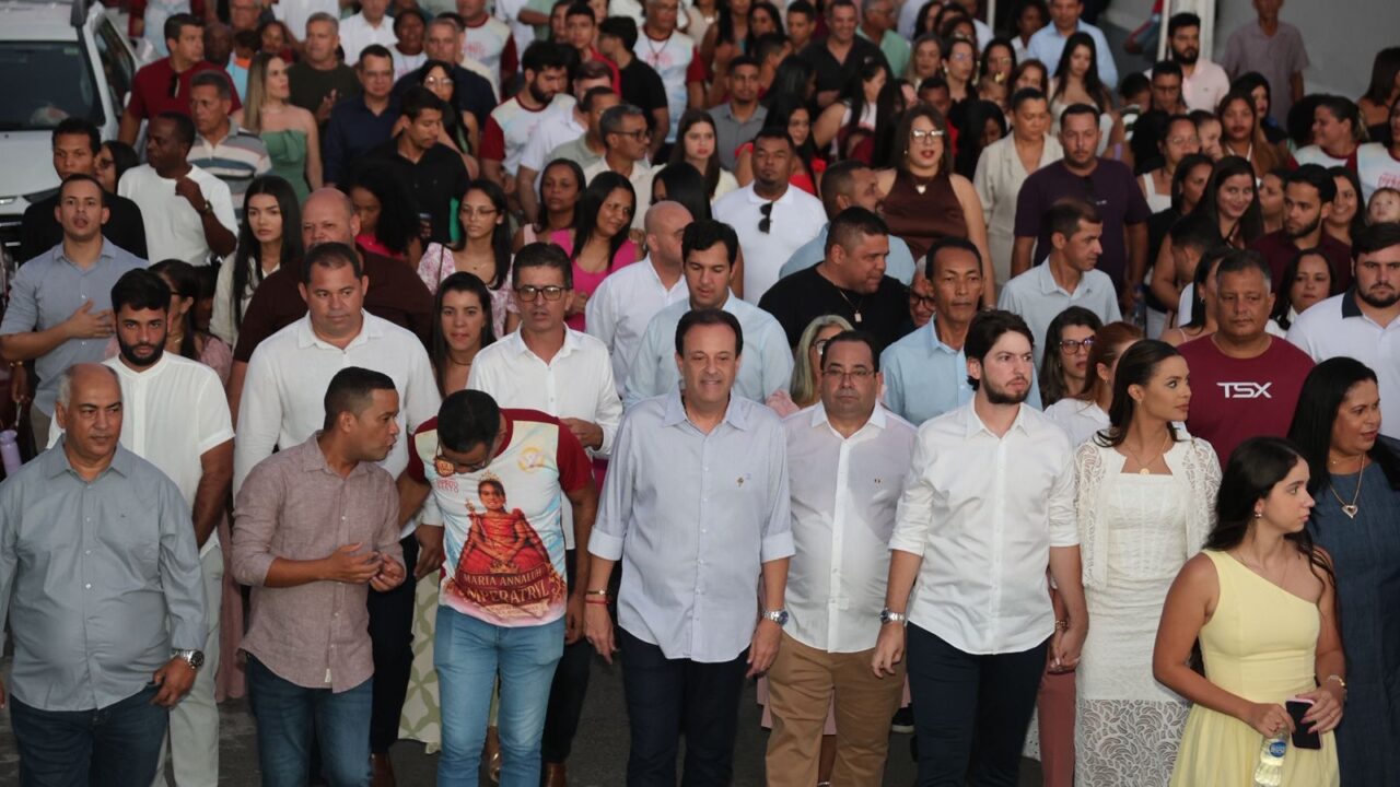 André Moura participa de celebração religiosa e cavalgada tradicional no interior de Sergipe