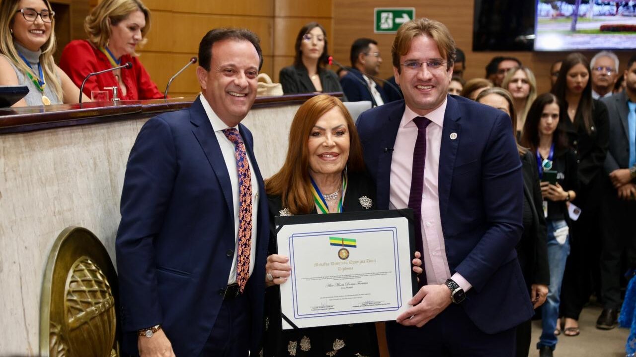 Ex-deputada Lila Moura recebe  Medalha Quintina Diniz na Alese
