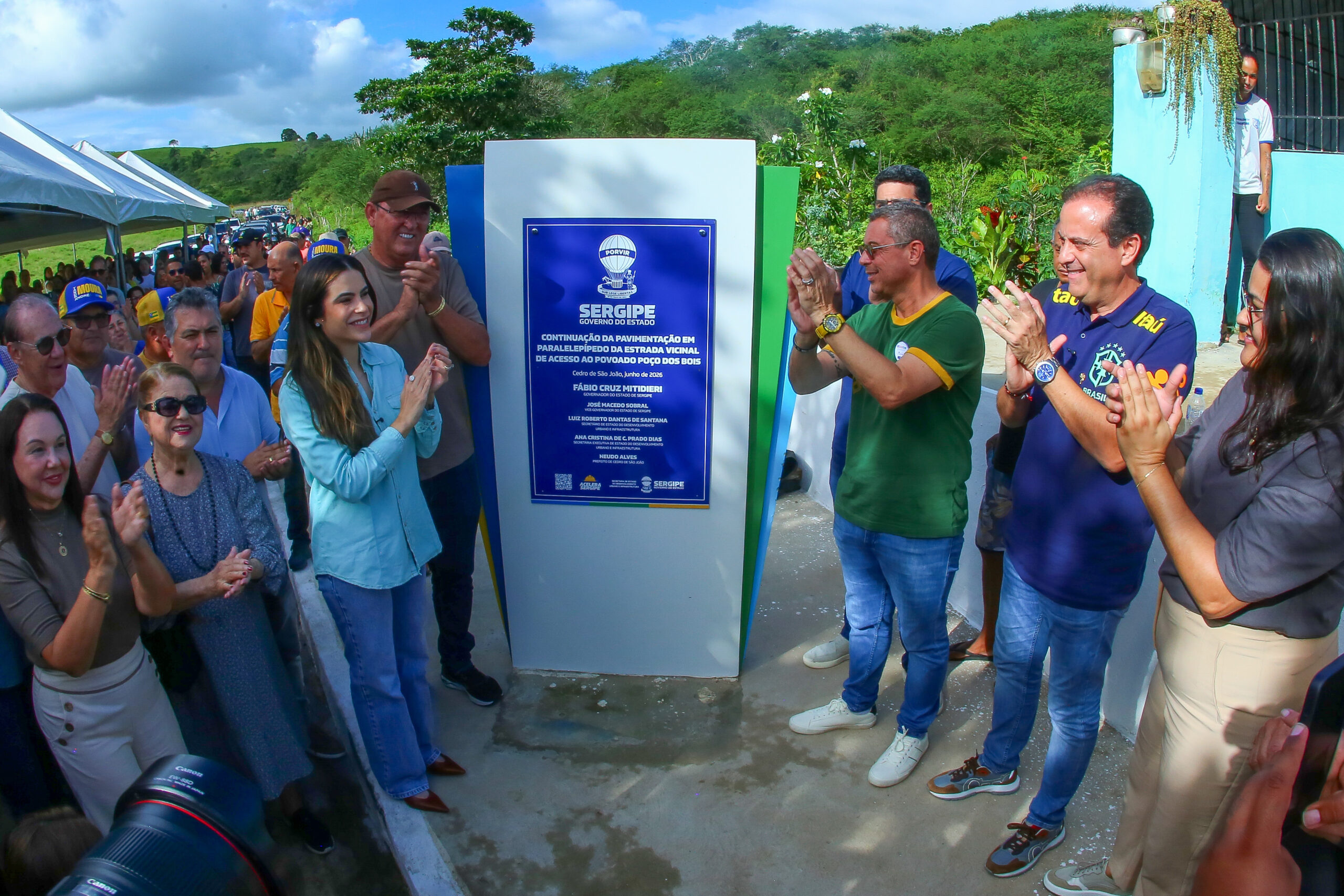 André Moura participa da entrega de estrada que beneficia moradores de Cedro de São João